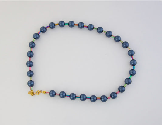 ANNEKE NAVY PEARL NECKLACE
